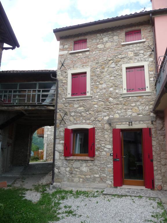 Casa Del Nonno Lejlighed Tarzo Eksteriør billede